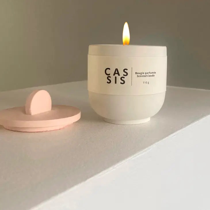 Cassis scented mini soy candle styled